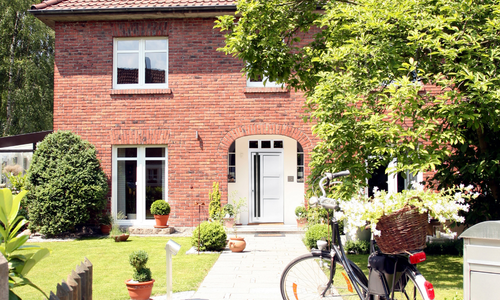 Individuelle Kunststoff-Haustüren nach Maß von HÖHBAUER.